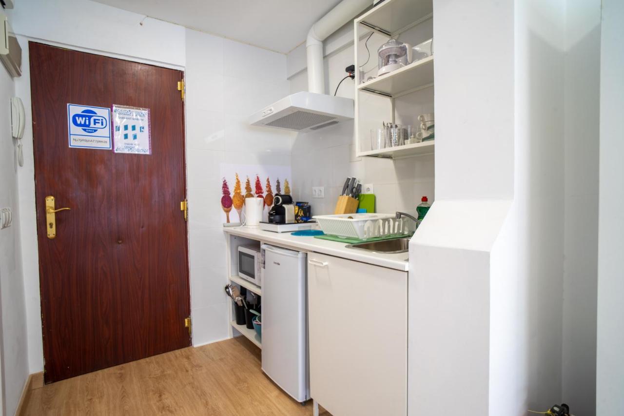 Apt. P/3 10' From The Beach W/Wifi In Torremolinos Eksteriør bilde