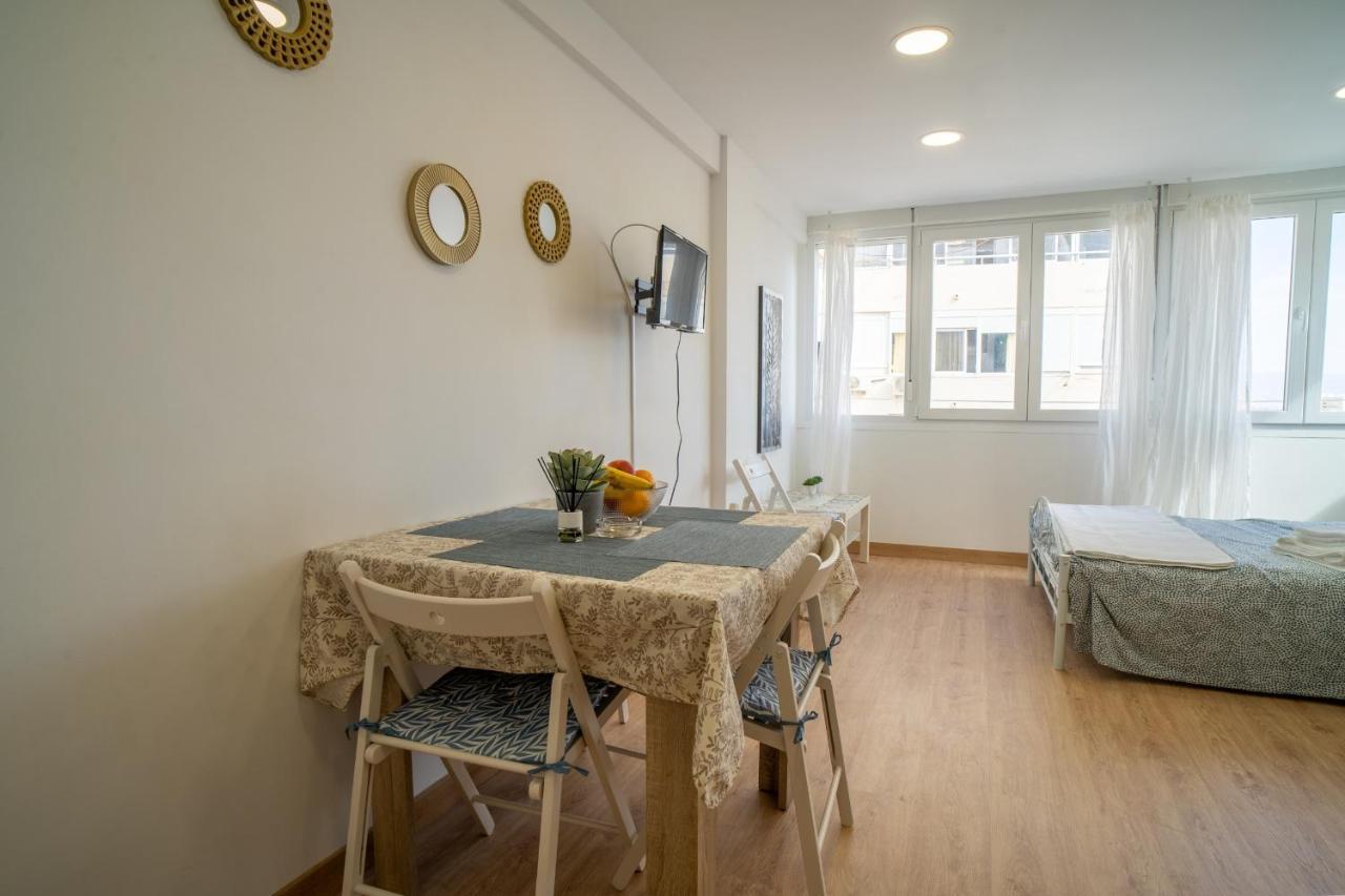 Apt. P/3 10' From The Beach W/Wifi In Torremolinos Eksteriør bilde